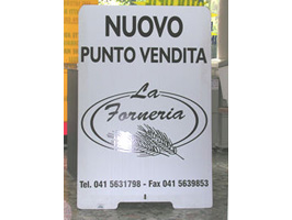 pannello bifacciale da esterno a cavalletto pannello bifacciale da esterno a cavalletto