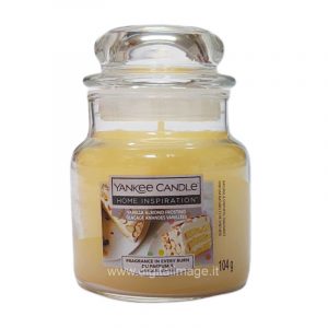 candela yankee candle vanilla almond frosted