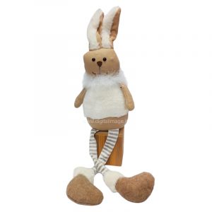 coniglio bianco con gambe lunghe e abito in peluche