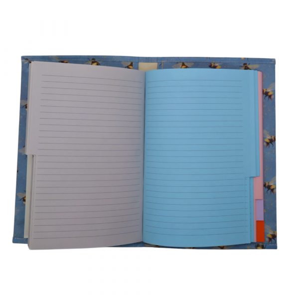 taccuino con cover api con quaderno rubricato A5 con pagine colorate a righe